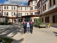 Santaj Suçundan Aranan Sahis Jandarmanin Takibi Ile Yakalandi