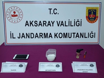 Uyusturucu Taciri Jandarmanin Operasyonuyla Yakalandi