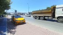 Yaya Üst Geçidi Yerine Caddeden Geçmek Isterken Canindan Oldu