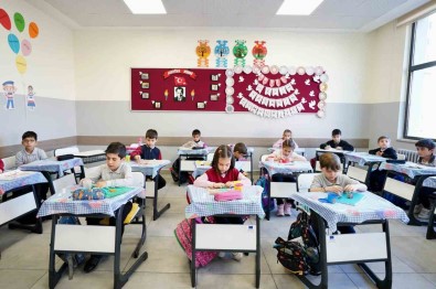1. Sinif Subeleri Ve Sinif Ögretmenleri Ile 5. Sinif Subeleri E-Okul'dan Otomatik Belirlenecek
