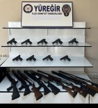 Adana'da 2 Bin 530 Gram Uyusturucu Ele Geçirilirken Aranan 90 Süpheli Yakalandi