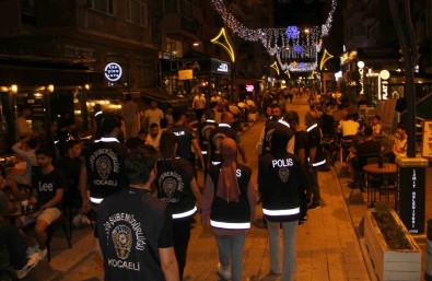 Izmit'te 2 Günde 958 Sahis Ve 45 Araç Polis Kontrolünden Geçti