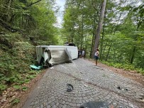 Kamp Için Yedigöller'e Gelen Çiftin Karavani Devrildi Açiklamasi 2 Yarali Haberi