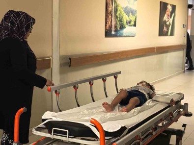 Pencereden Düsen 5 Yasindaki Çocuk Agir Yaralandi