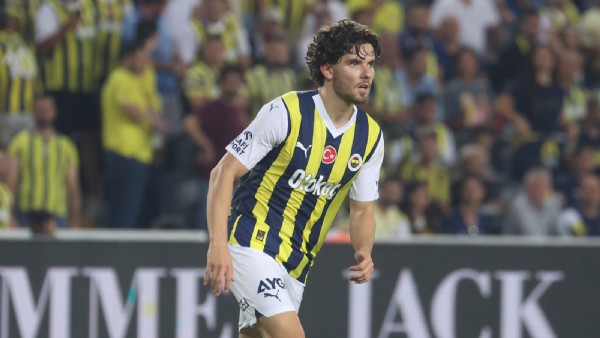 Brigthon tarihi teklifi masaya koydu... Manchester United ve Arsenal de sırada. Ferdi Kadıoğlu Fenerbahçe'de kalacak mı?