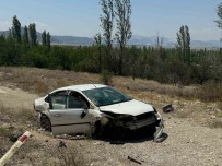 Burdur-Fethiye Karayolunda Kontrolden Çikan Otomobil Sarampole Düstü Açiklamasi 4 Yarali Haberi