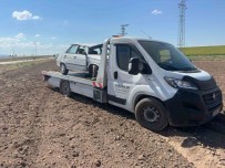 Otomobille Motosikletin Çarpistigi Kazada Sürücüler Yaralandi Haberi