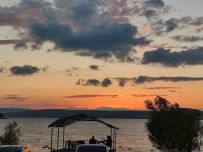 Çildir Gölü'nde Gün Batimi