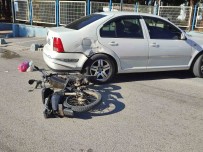 Kesan'da Otomobil Ile Çarpisan Motosiklette 2 Kisi Yaralandi Haberi