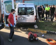 Turgutlu'da Tirin Çarptigi Araçta Bulunan Baba Kiz Yaralandi