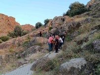 Ziyaretgahta Düserek Yaralanan Kadin Hastaneye Kaldirildi Haberi