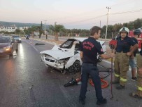 Erdek'te Trafik Kazasi Açiklamasi Takla Atan Araçtan Sag Çiktilar