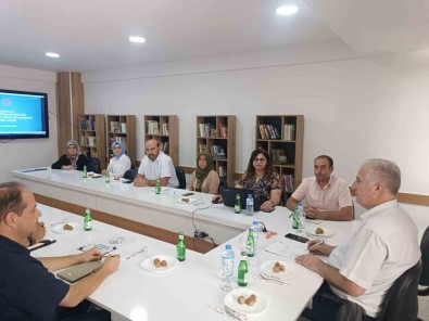 Hayat Boyu Ögrenme Komisyonu Toplantisi Düzenlendi