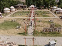 Isletme Sahibi Kanat Beg Aytaç Açiklamasi 'Buraya Türk Bayragi Astigim Için DEM'li Belediyeden Hizmet Alamiyorum' Haberi
