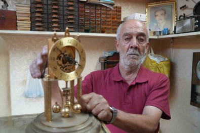 Kilis'in 52 Yillik Antika Saat Ustasi Zamani Ayakta Tutuyor