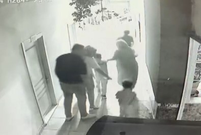 Öfkelendigi Çocugu Havaya Kaldirip Yere Atan Babaya Adli Kontrol Ve Yurt Disi Çikis Yasagi