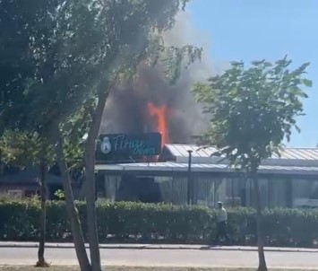 Sakarya'da Bir Isletme Alev Topuna Döndü
