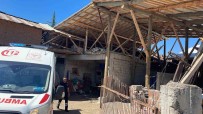 Samanlik Çatisini Tamir Eden Usta, Çatidan Düserek Hayatini Kaybetti Haberi