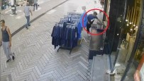Sasirtan Hirsizlik Açiklamasi Dükkanin Önündeki Sigara Paketini Böyle Çaldi Haberi