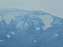 Süphan Dagi'nda Agustos Ayinin Ortasinda Kar Sürprizi