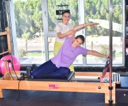 Yunusemreli Kadinlar Reformer Ile Form Tutuyor