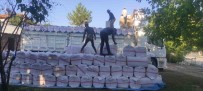 Aileleriyle Birlikte Ekmeklerini Samandan Kazaniyorlar Haberi