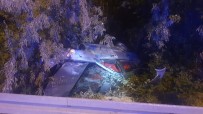 Burdur'da Kontrolden Çikan Otomobil Sarampole Devrildi Açiklamasi 4 Yarali Haberi
