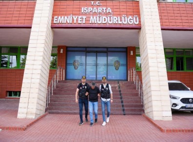 Isparta'da Narkotik Operasyonunda 15 Kilogram Esrar Ele Geçirildi