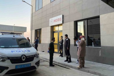 Yoldan Geçerken Otomobilin Çarptigi Genç Kiz Hayatini Kaybetti