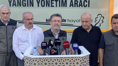 Bakan Yumakli Açiklamasi 'Yangin Yaklasik 7 Kilometrelik Bir Hat Olusturdu'