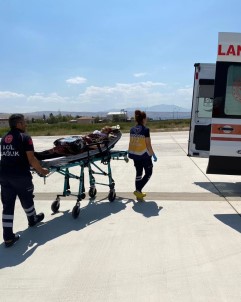 Baskale'de Tedavi Gören 94 Yasindaki Hasta Helikopter Ambulansla Van'a Sevk Edildi