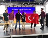 Isviçre'de European Hyperloop Week Yarisinda 3 Kez Birincilik Alan Takim Aracini Yeniden Yaristiriyor Haberi