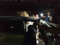 Kamyonla Çarpisarak Takla Atan Otomobil 15 Metreden Uçtu Açiklamasi 2 Yarali Haberi