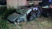 Kesan'da Refüje Çarpan Otomobilin Motoru Ve Lastigi Metrelerce Firladi Haberi