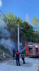 Ormanlik Alanda Yakilan Ates Ekipleri Harekete Geçirdi