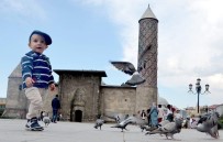 'Sicak Havalarda Bol, Hafif Ve Açik Renkli Giyinin' Haberi