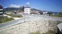 Tokat'ta 50 Metre Yükseklikten Tarlaya Devrilen Otomobil Kazasi Kamerada Haberi