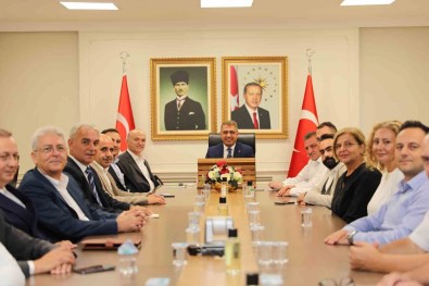 Vali Ve Baskan Is Adamlari Ile Bulustu