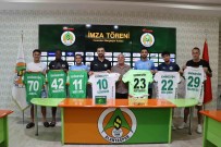 Alanyaspor, Sözlesme Yeniledigi Ve Transfer Ettigi Futbolcularini Tanitti