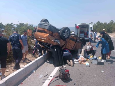 Burdur'da Otomobiller Çarpisti, Takla Atan Araçtaki 2 Kisi Yaralandi