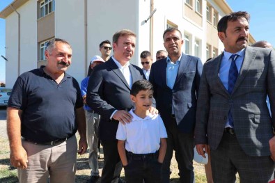 Çocuklarin Hali Saha Talebine, Vali Aydogdu Kayitsiz Kalmadi