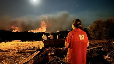 Gördes'teki 2 Orman Yangini Devam Ediyor