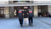 24 Yil Hapis Cezasiyla Aranan Sahis, Arkadasinin Evinde Saklanirken Yakalandi