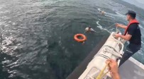 Akdeniz'de Can Pazari Açiklamasi Teknenin Batmasiyla Ölümle Burun Buruna Gelen 3 Kisi Kurtarildi Haberi