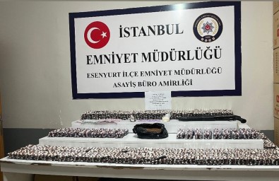 Esenyurt'ta Narkotik Operasyonu Açiklamasi 14 Bin 14 Adet Epilepsi Hapi Ve Uyusturucu Madde Ele Geçirildi