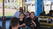 Kuran Kursunu Basariyla Tamamlayan Ögrenciler Lunaparkta Doyasiya Eglendi