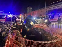 Sivas'ta Hafif Ticari Araçla Otomobil Çarpisti Açiklamasi 5 Yarali