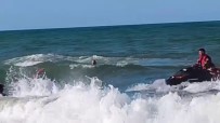 Yasaga Ragmen Denize Giren Kisi Bogulmaktan Son Anda Kurtarildi Haberi