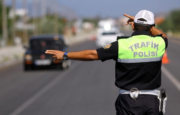 Trafikte haftalık rapor: 1 milyon 971 bin 985 araç denetlendi
