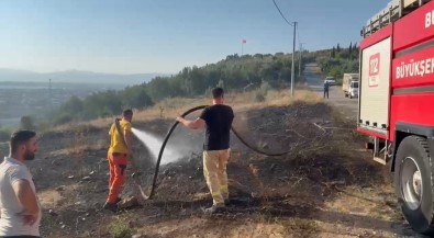 Bursa'da Çikan Yangin Ormanlik Alana Siçramadan Söndürüldü